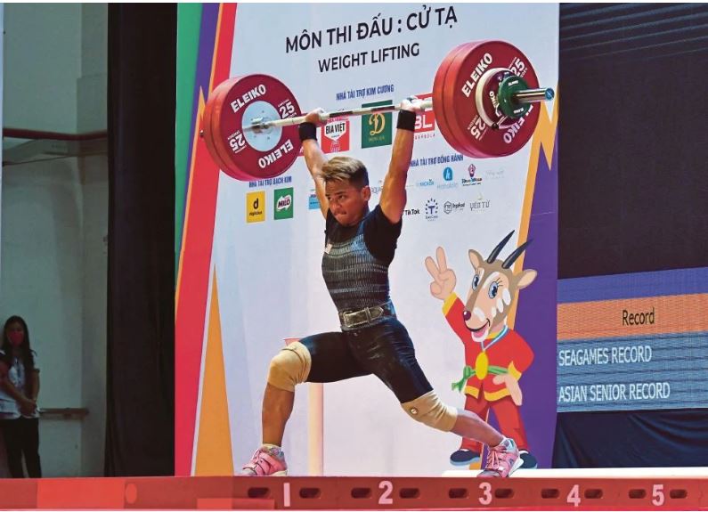 Aniq pecah rekod kebangsaan di China