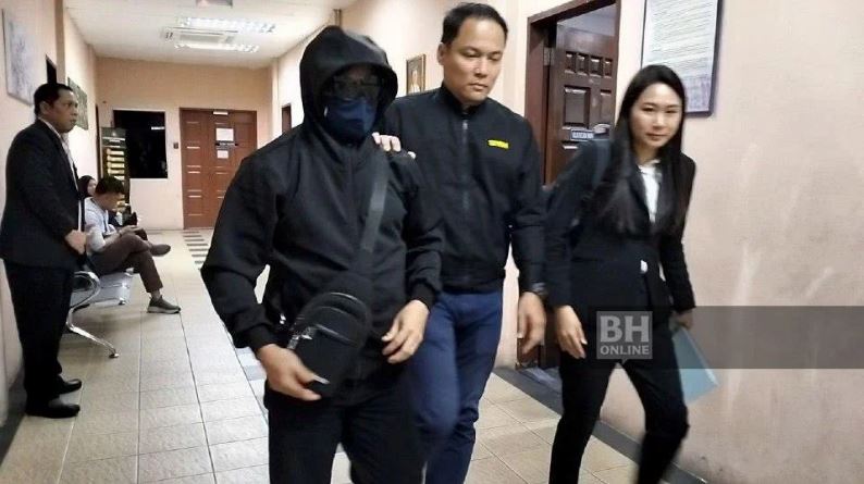Penjawat awam, pesara dituduh terima suapan masuk nama lot tanah kerajaan