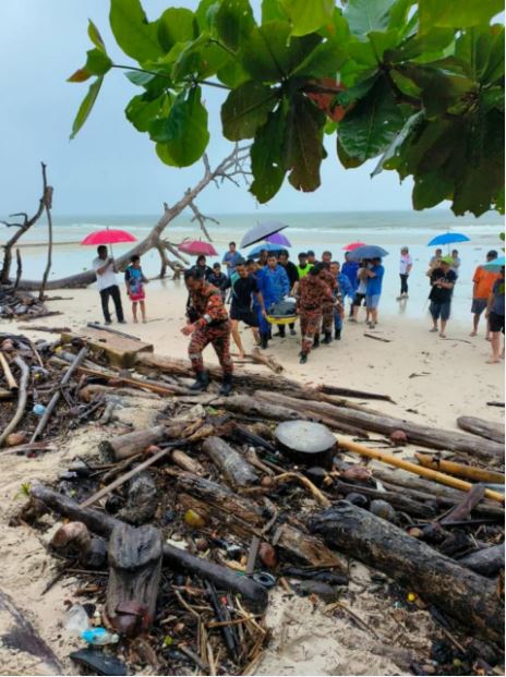 Lelaki lemas ketika menangkap ikan