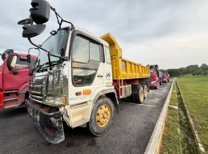 Majlis Perbandaran Sepang sita 14 lori projek pembinaan