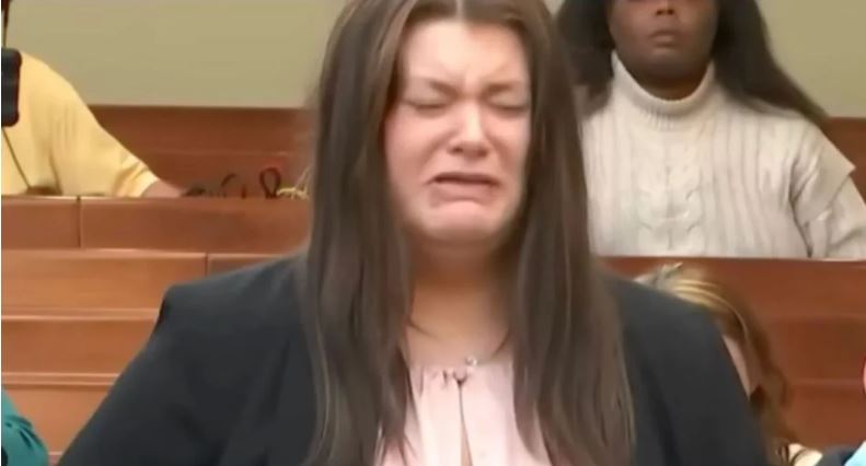 Bunuh anak bekas kekasih, bekas ratu cantik dihukum penjara seumur hidup