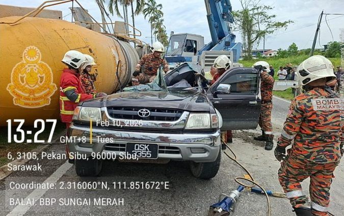 Pemandu maut kenderaan dihempap lori pembancuh simen