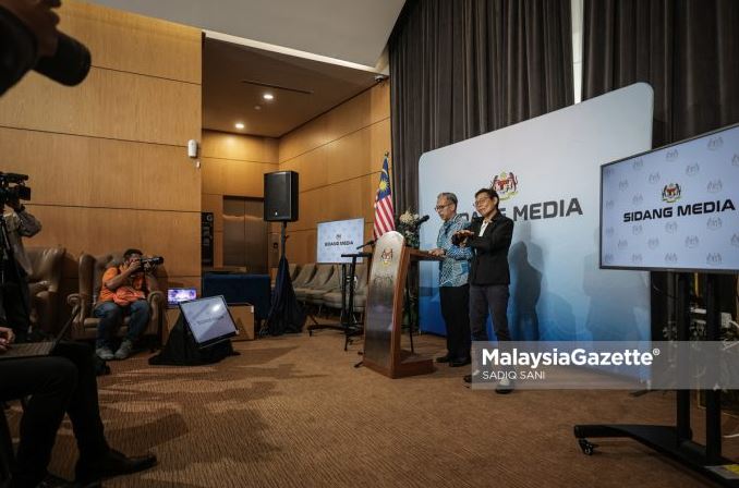 Hasil siasatan terhadap Azam Baki, `mafia korporat’ akan didedah kepada umum – Fahmi